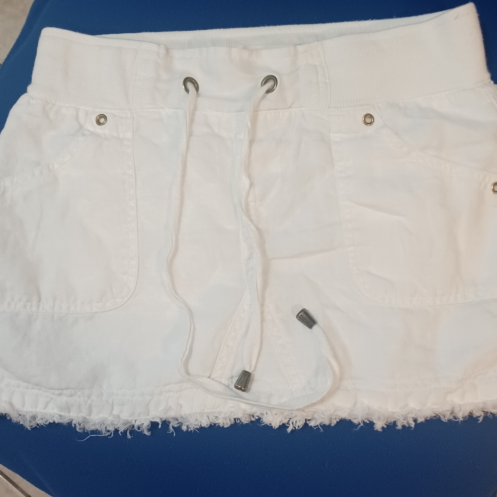 G BY GUESS SHORT SKIRT